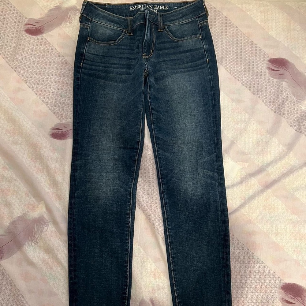 Blue jeans. Size 6 short and is super super super stretch.